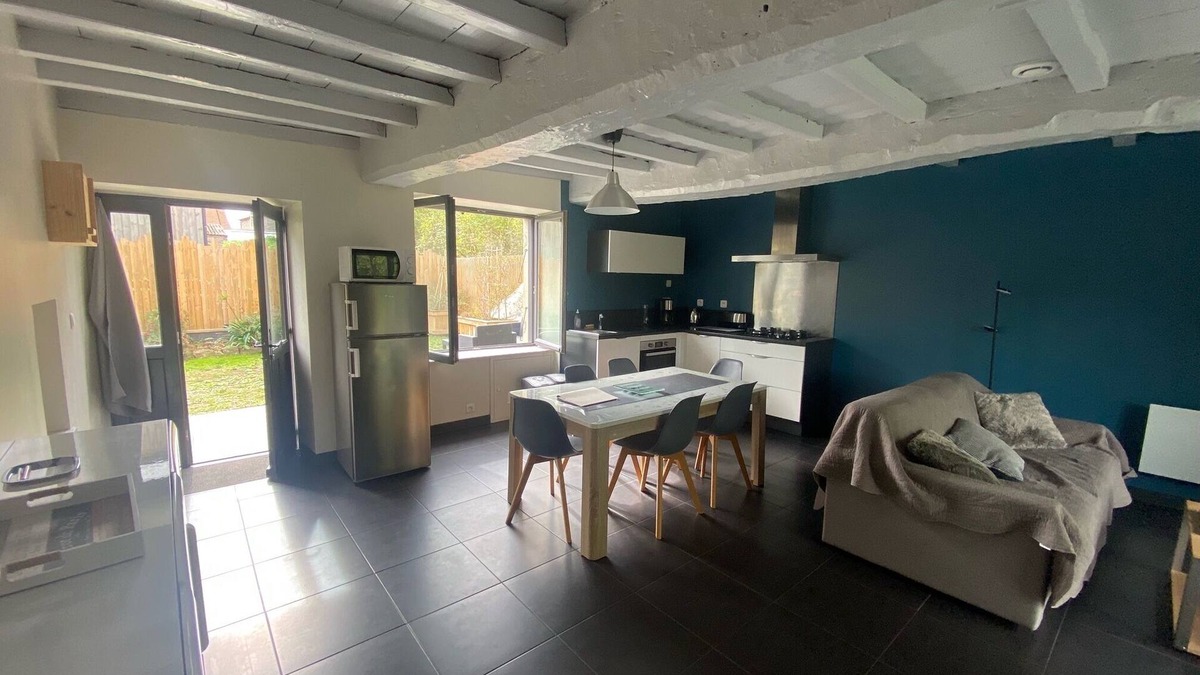 Pleurtuit House | 3-star gîte "la Belle Fumée" in quiet location with large garden, near Rance and sea