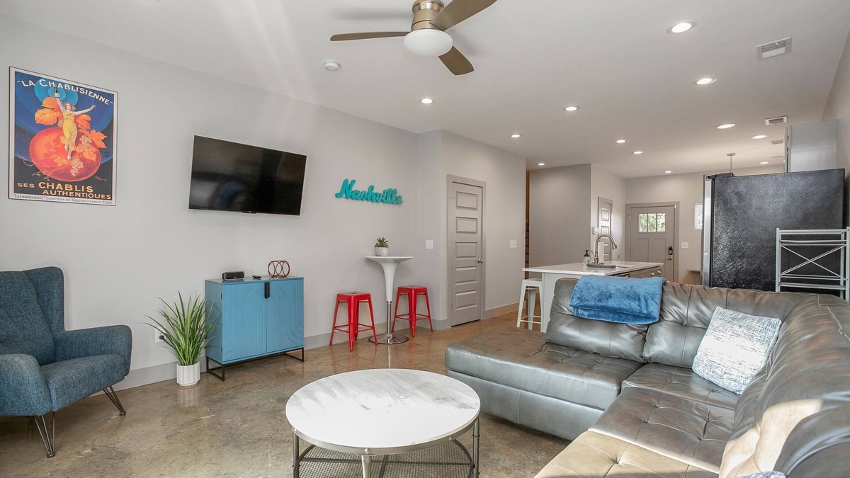 North Nashville House | 3 Story Luxury Home With Rooftop Patio. Very Spacious. Minutes To Downtown