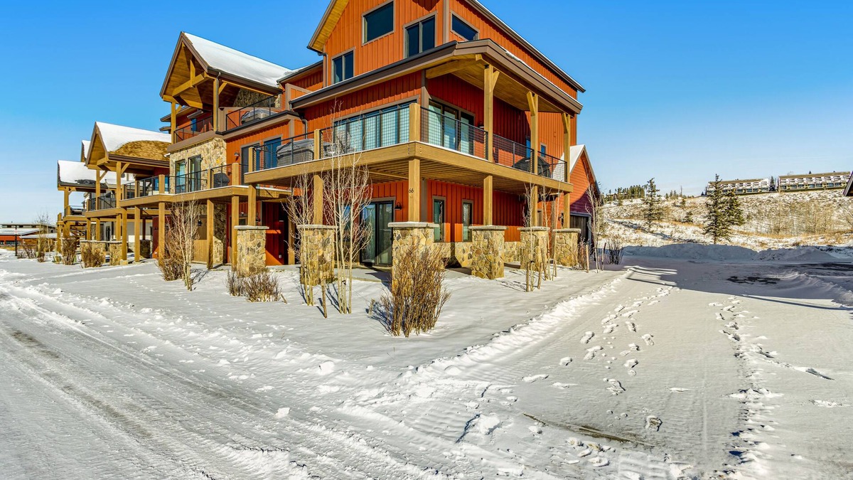 Fraser House | 3-story townhouse with private hot tub, game room, fireplace, and mountain views