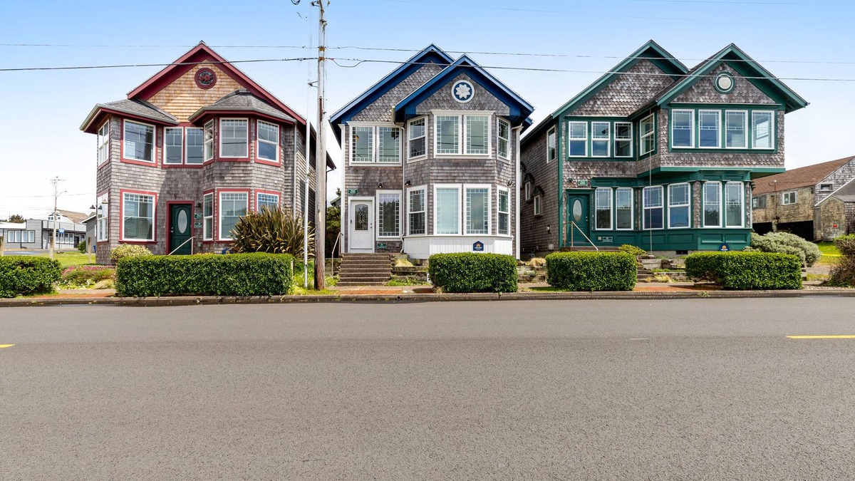 Newport House | 3 stunning water-view homes 1 block from beach with new hot tub-walk to Coast St