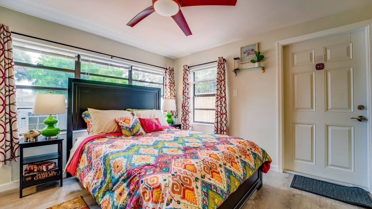 Middle River Terrace Apartment | 🏳️‍🌈 #3 Walk to Wilton Drive