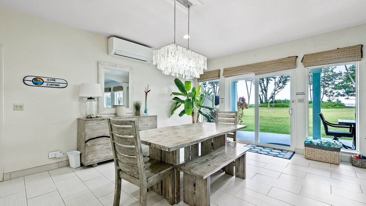 Hauula House | 30 day Perfect “BEACHFRONT “ Getaway! Steps to the beach through the backyard