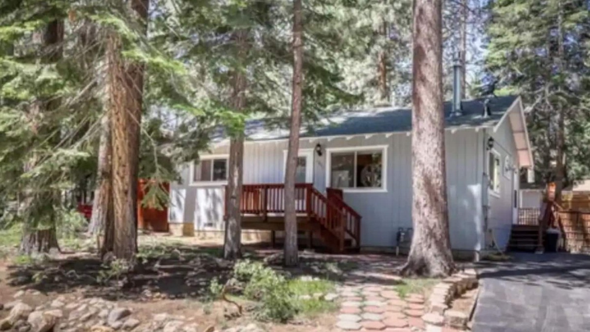 Pioneer Trail House | 30 day rental in beautiful Tahoe Paradise