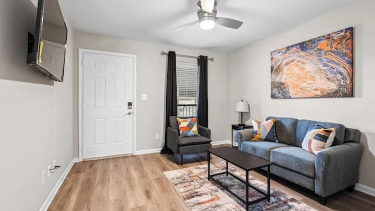 McAlpine House | 30+ Day Stay - South Charlotte Condo