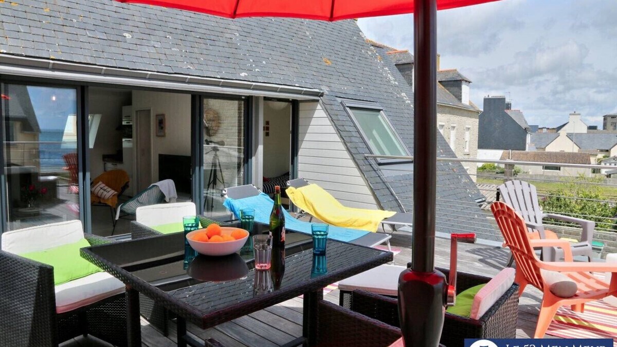 Guilvinec Apartment | 30 m2 terrace with sea view, 40 m from the beach and 300 m from shops