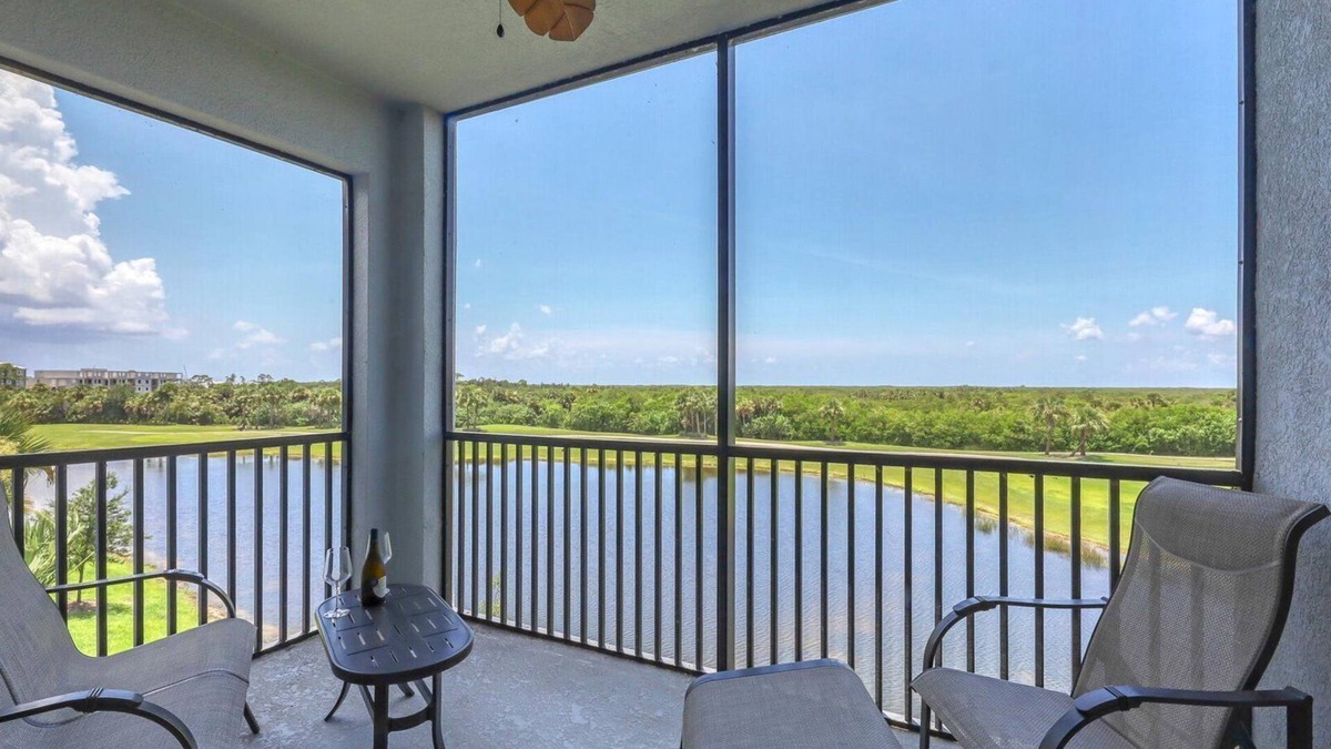 Punta Gorda Condo | 30-night min. Clubhouse Amenities Open Heritage Landing Golf Club Golf Membership Transfer Included