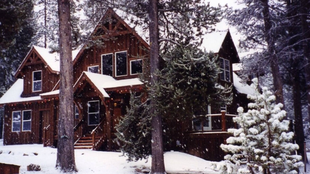 Sunriver House | 300' feet of River Frontage on the Fall River - Relax & Reconnect with Nature!