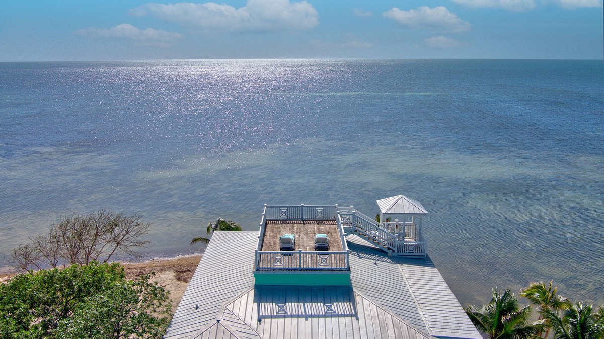 Long Beach Estates House | 300’ Private Beach, Pool & Rooftop w Panoramic Ocean Views