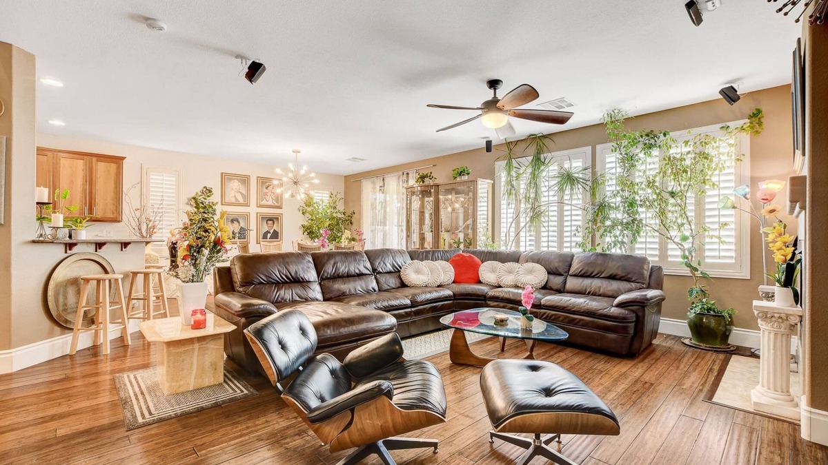 North Las Vegas House | 3000 Sq.Ft 5Bedrm 4Ba Luxury Oasis in the Desert