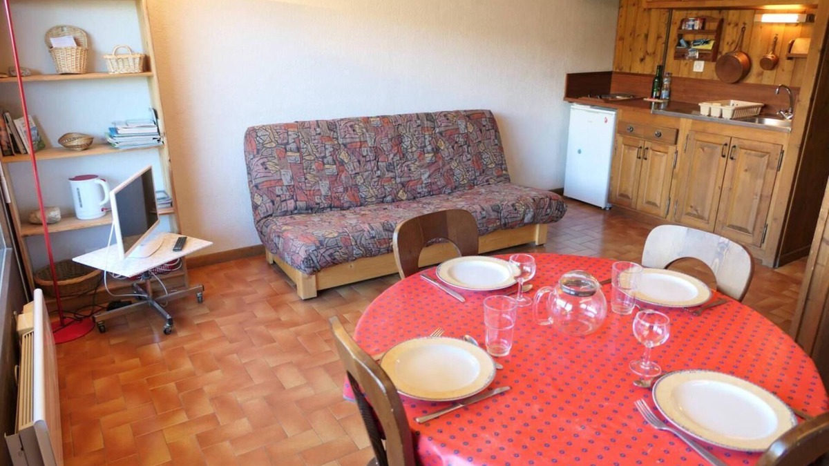 Le Bettex Apartment | 300m from ski slopes, 1st floor, view mountain, balcony, parking, tv, 28m², Saint Gervais