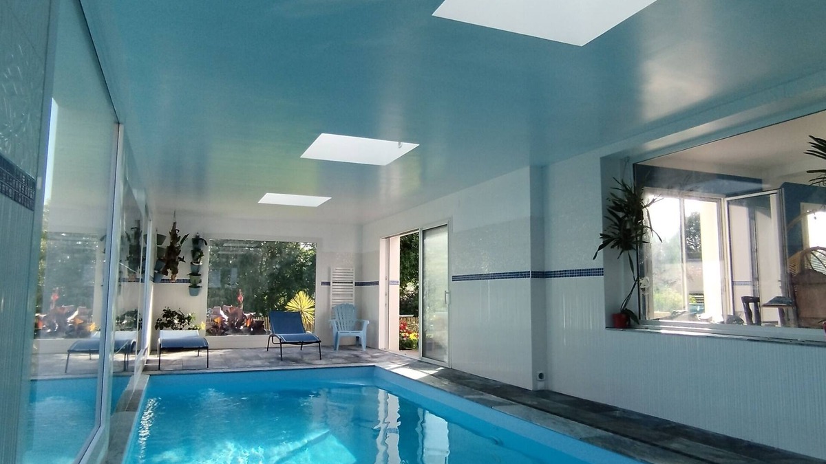 Benodet Villa | 300m from beach, 29°C pool, 5 bdrms, 4 baths, quiet, spacious