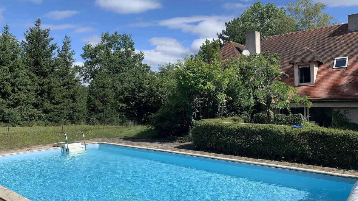Bellerive-sur-Allier House | 300m2 family home in 1ha wooded park on the heights of Vichy