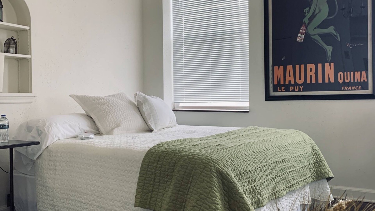 Boone Apartment | 302 Studio Apt., A Preferred Partner of Rail Explorers