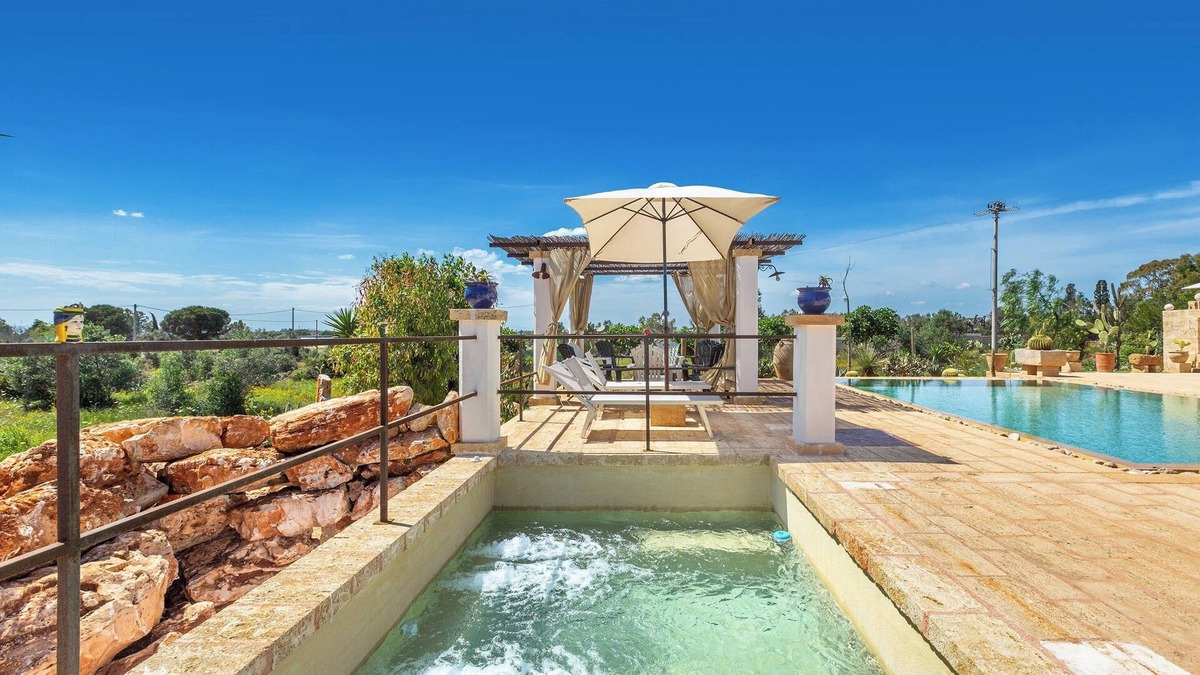 Taurisano Villa | 3034 Villetta La Cornola by Barbarhouse
