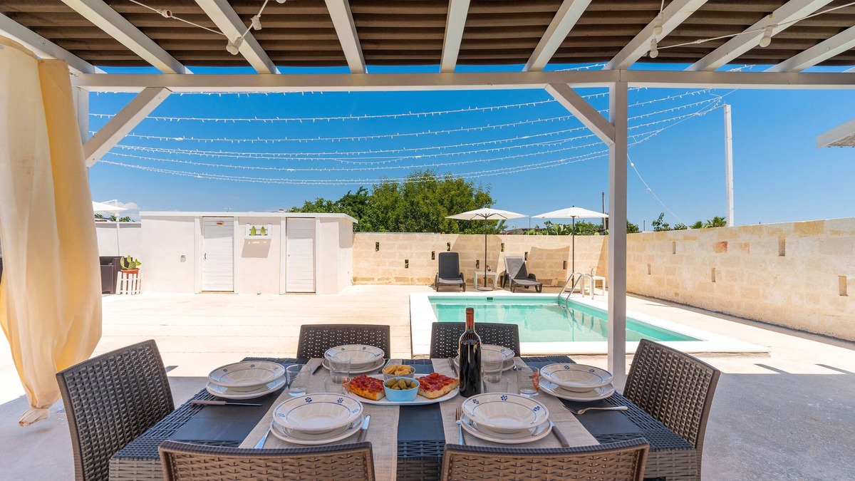 Torre Ovo Villa | 3047 Villetta Nicols by BarbarHouse