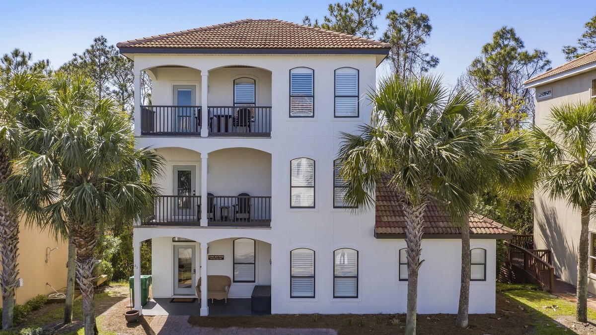 Santa Rosa Beach House | 30A ~Gulf Views ~ Walk to the Beach ~ Spacious Kitchen ~ Near Gulf Place
