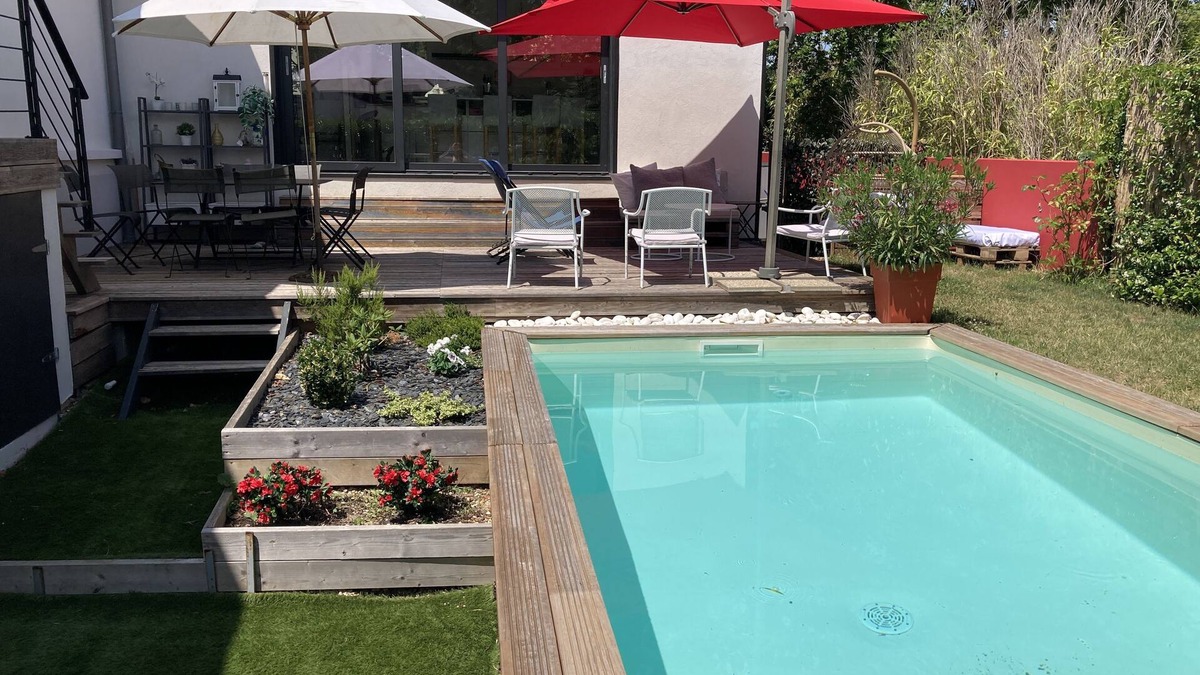 Verneuil-sur-Seine House | 30mn from Paris TER, 7 bedrooms including a studio, swimming pool, dog accepted