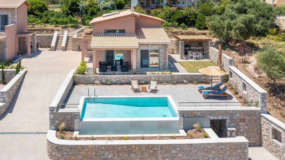 Apolpaina Villa | 31 Blue Villas - Royal Blue- Infinity Pool and BBQ Area