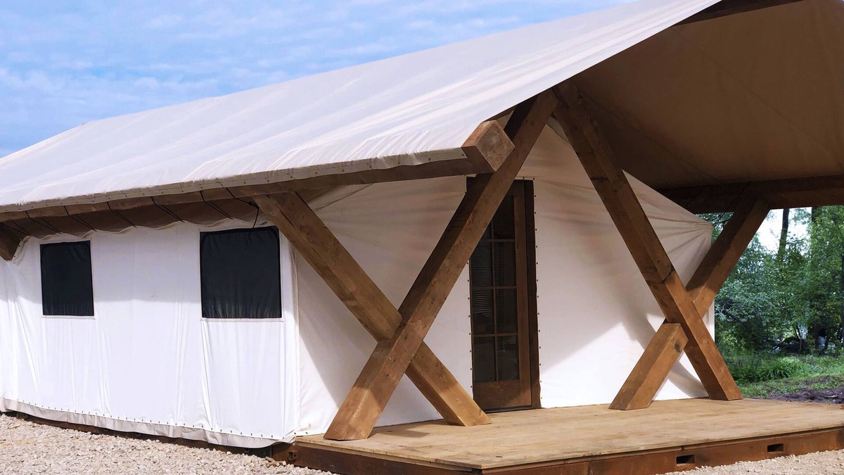 Camp Verde RV Rental | 320 Safari Luxury Tent - Couples Getaway