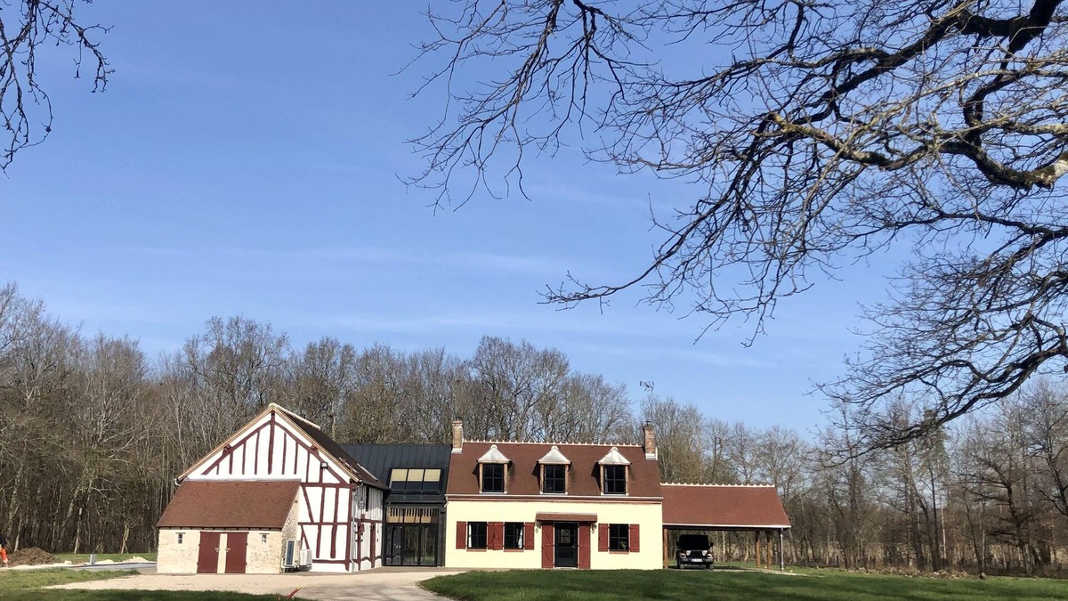 Vimory House | 320m2 property with heated swimming pool 115km south of Paris