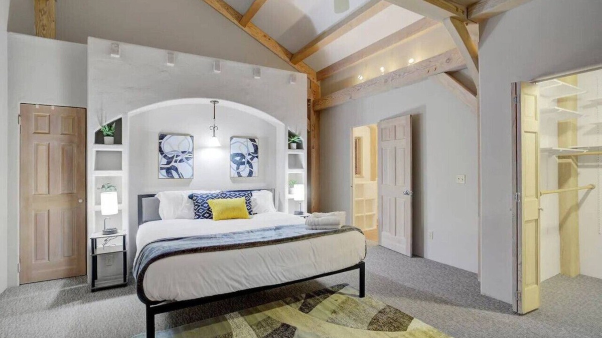 Sleepy Hollow House | 325) Most comfortable beds in California!