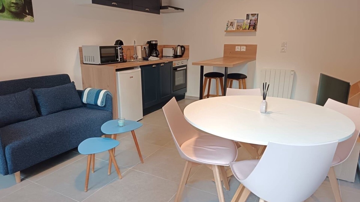 Doudeville House | 33m2 Modern Duplex - Elegance and Comfort