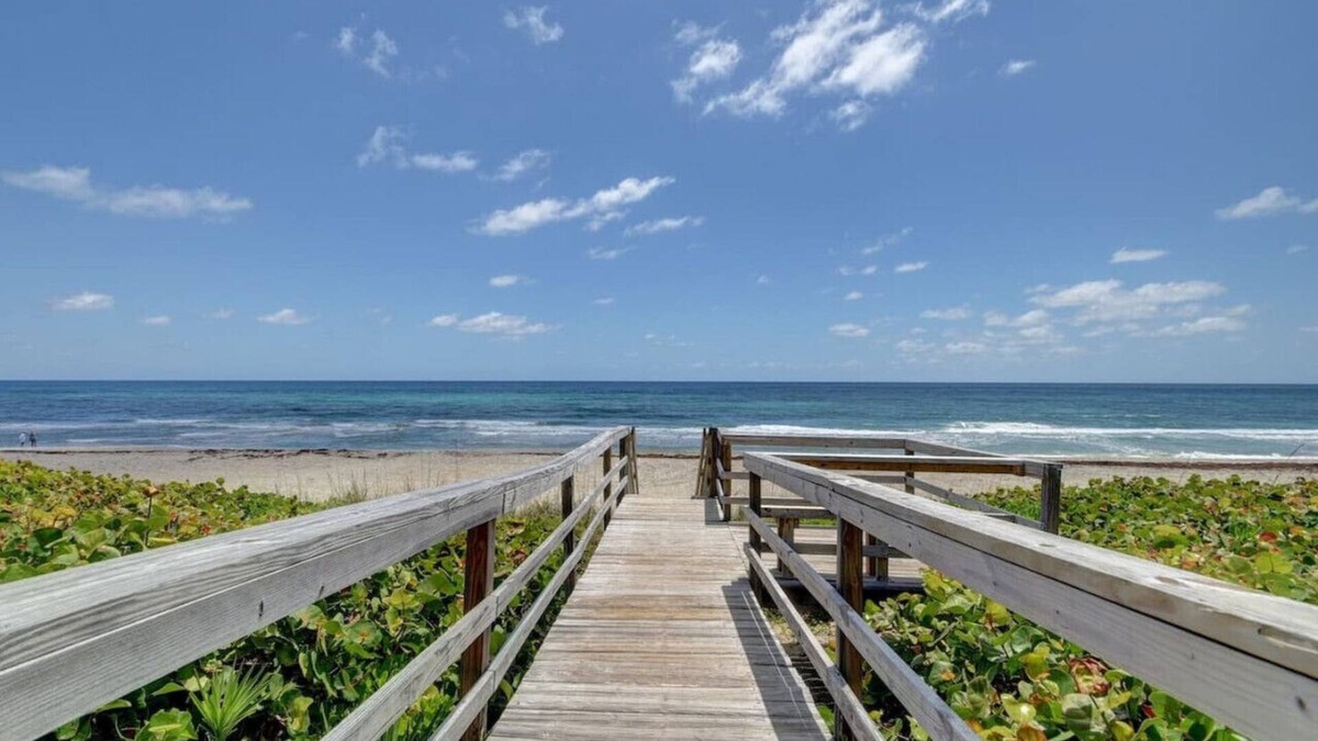 Boynton Beach House | 340A) Luxury Oasis with Pool - sleeps 15!