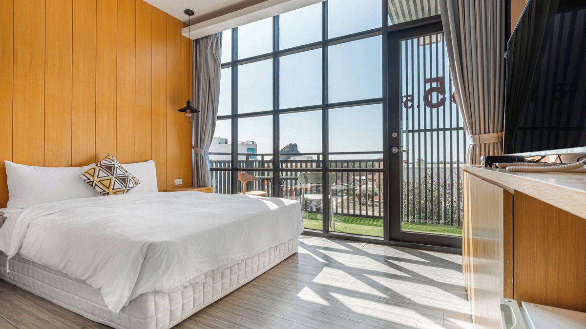 Big Beach Bed & Breakfast | 35.5 inn