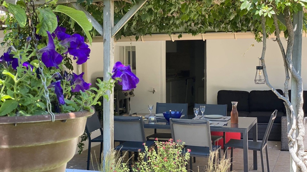 Orange Apartment | 35 m2 Apartment in Orange (Vaucluse). 15' walking distance from the city heart