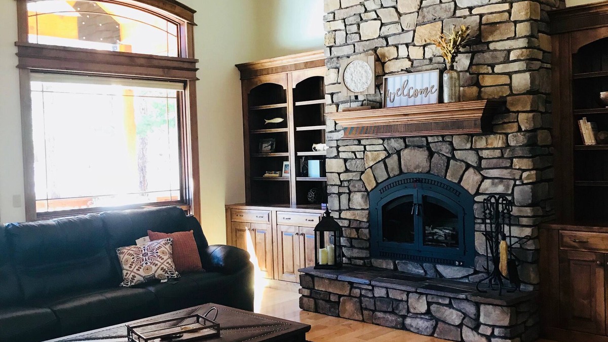 Buena Vista House | 3500 sq feet! VERY SPACIOUS and PERFECT for FAMILIES! Come enjoy the MTNS