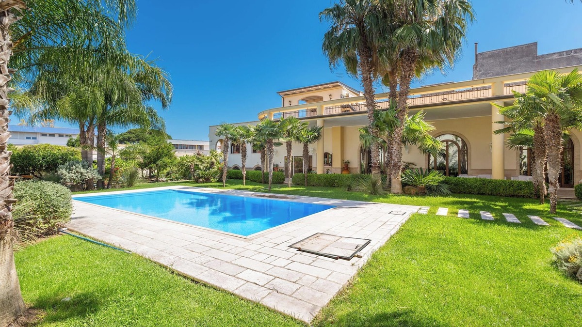 San Donaci Villa | 3537 Villa Re by Perle di Puglia