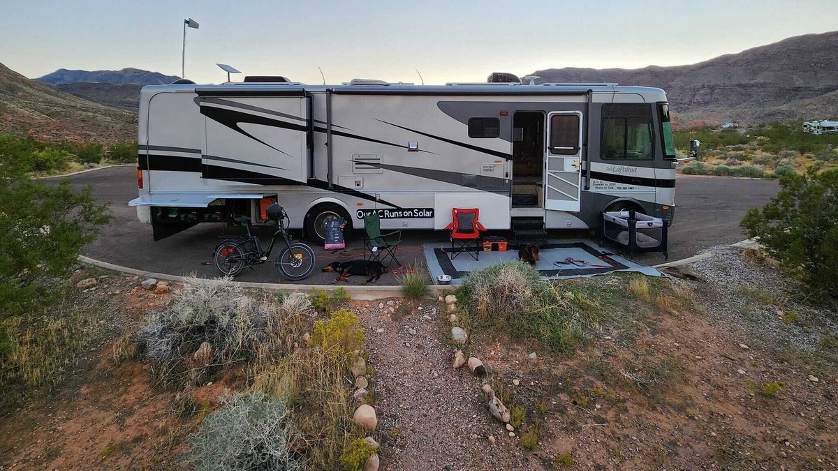 Boulder City House | 36 Foot Class A RV at Lake Mead near Vegas with Solar and Internet