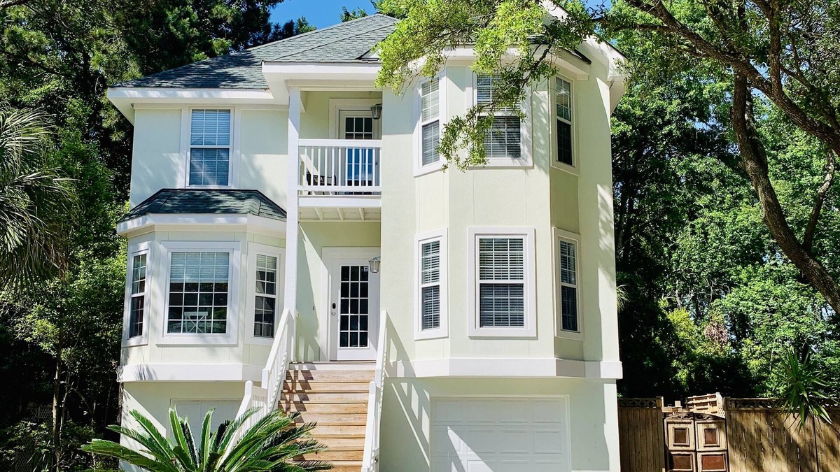 Folly Field House | 37 Bradley Beach; Largest Pool & Deck on the block! Great rates & reviews!