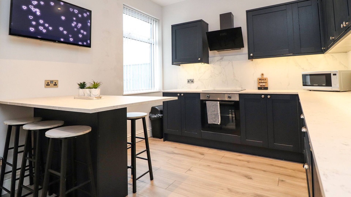 Thornton-Cleveleys Cottage | 37 NUTTER ROAD, pet friendly, country holiday cottage in Cleveleys