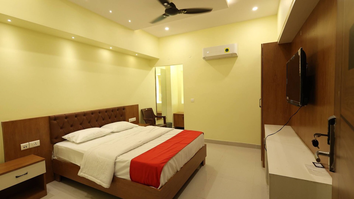 Rushikonda Apartment | 38 A/C Rooms, Wedding Hall SB Square. Near to Sai Priya and A1 grand.