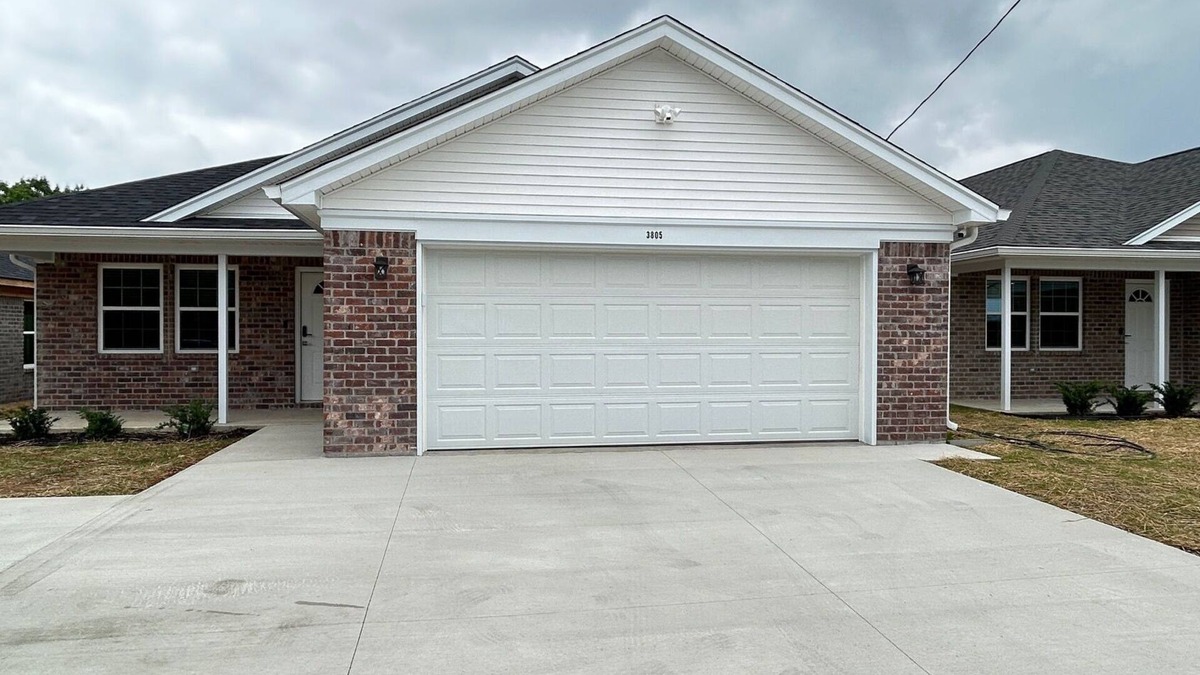 Jeffersonville - Clarksville House | 3805 Hamburg pike,New Home 2025, perfect for a family ,With a Jacuzzi hot tub,