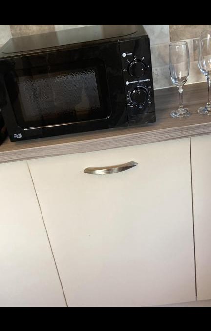 Tonypandy House | 39 kenry street 3 bedroom terrace house