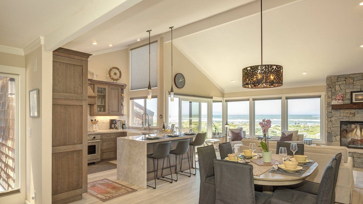 Castroville Condo | 3930 Bella Casa - Oceanfront Condo, Pool & Tennis