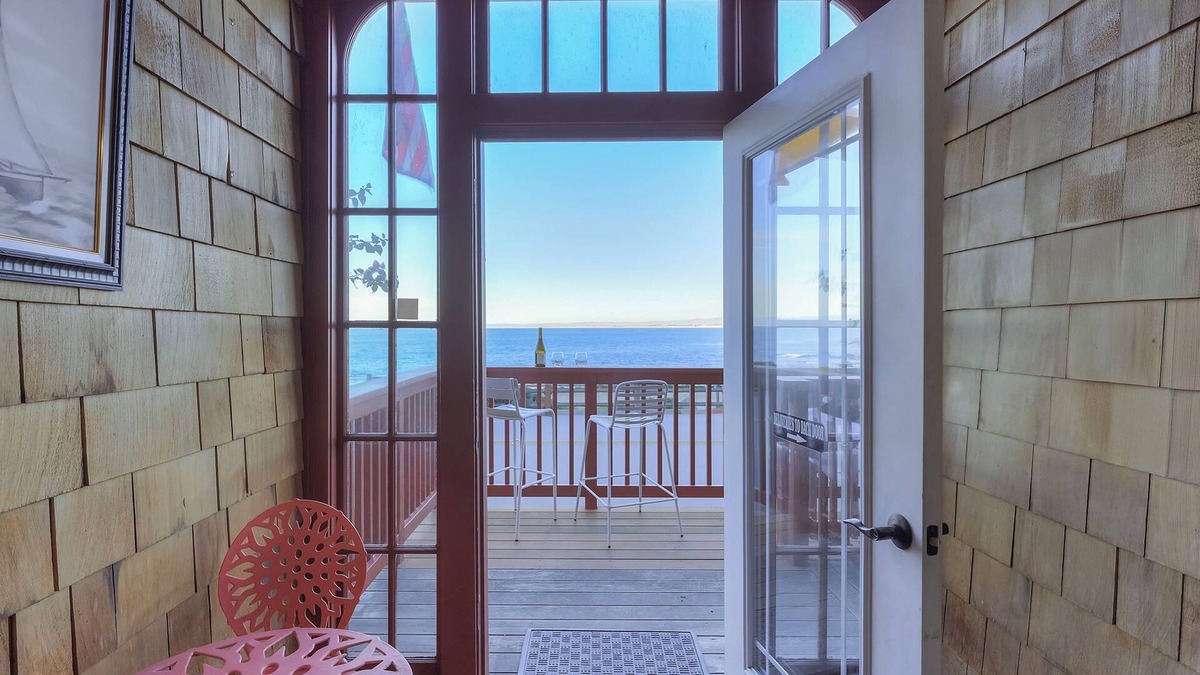 Pacific Grove House | 3946 Listen to the Waves - Oceanfront, Bay View