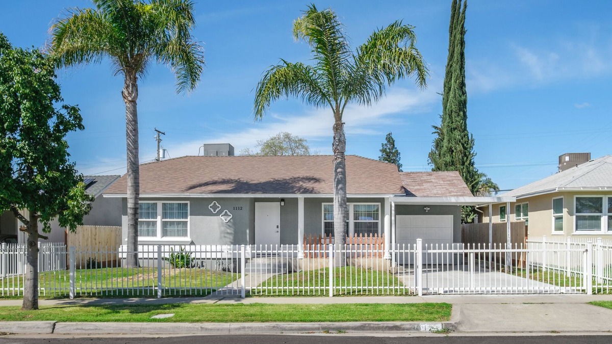 Fresno House | 3B/2Bth Clean, Cozy, Convenient