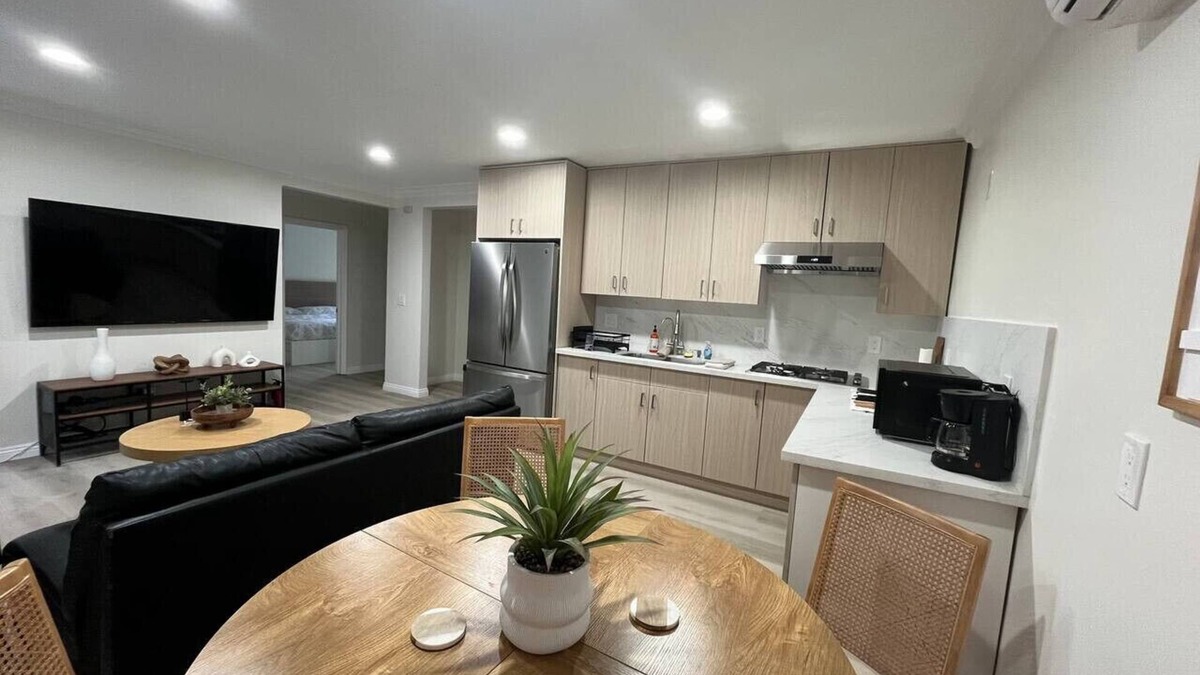 El Monte House | 3B2B Modern House w/Backyard