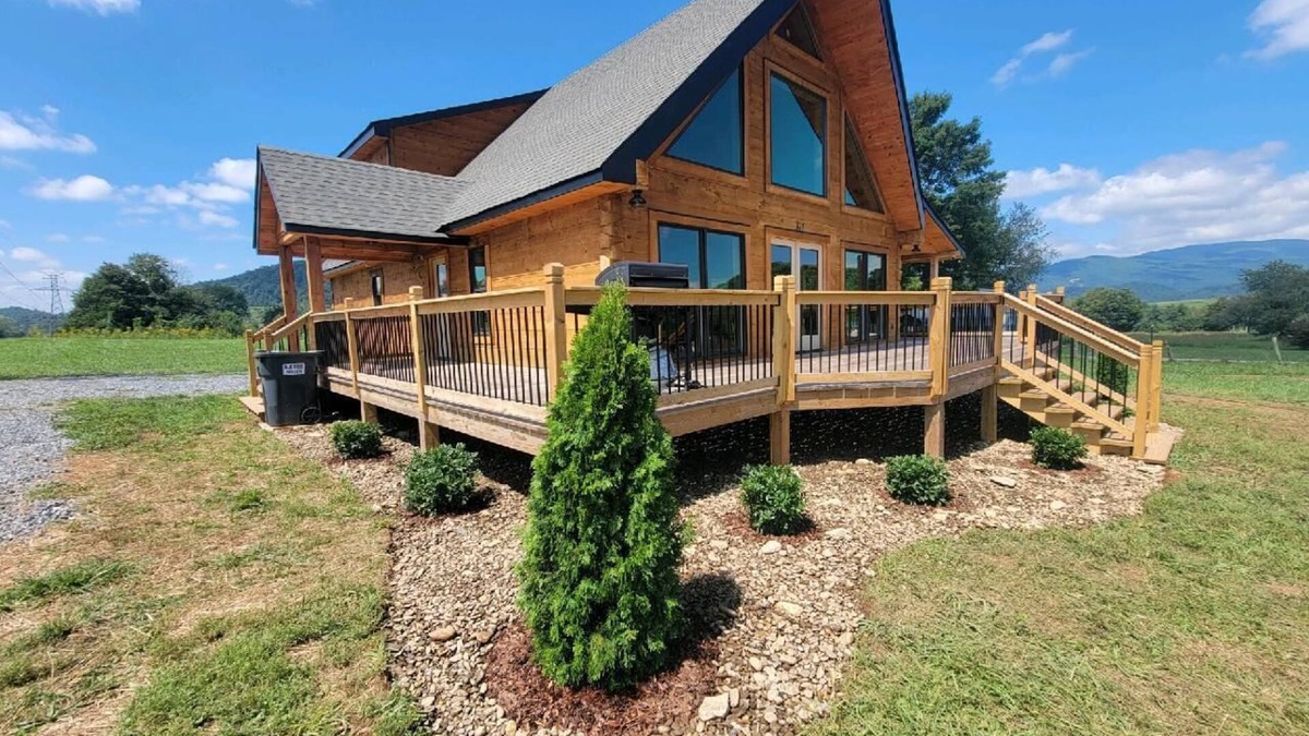 Elizabethton House | 3BD/2.5BA Tennessee Mountain Trout Lodge by Watauga Lake & River