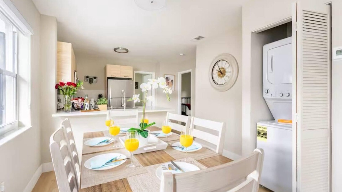 Flagami House | 3BDR Modern/Top Location/Terrace/10min Airport and Coral Gables
