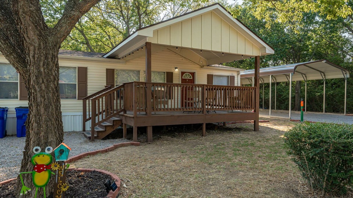 Gordonville House | 3Bdrms Firepit Close to Beach, Swim, & Fish Texoma