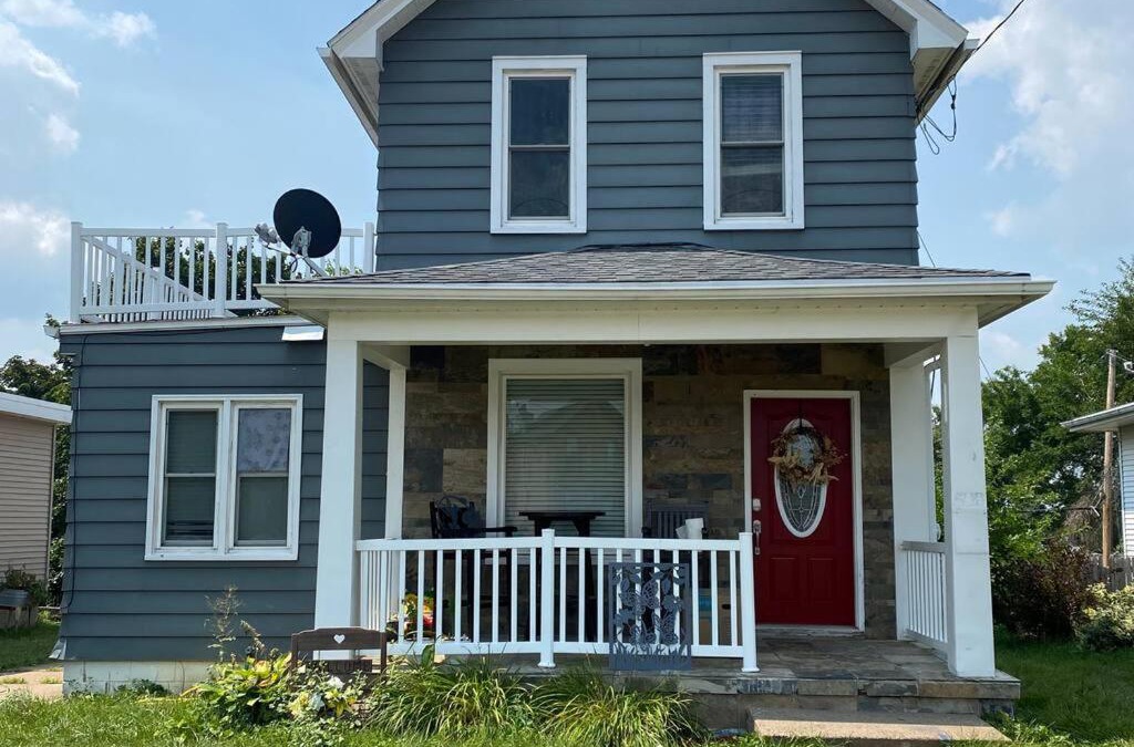 Dubuque House | 3bed 2bath nestled in cozy Grandview neighborhood