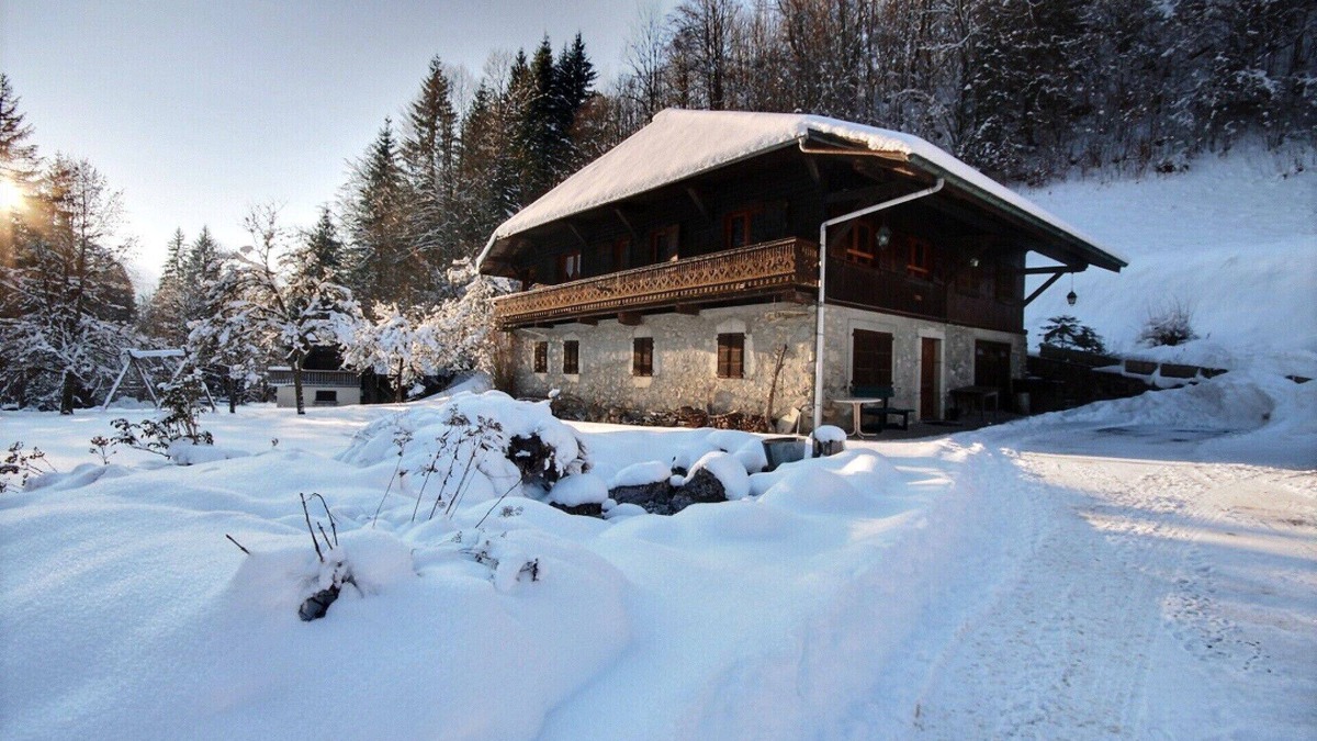 Montriond Ski Chalet | 3BEDROOMS-APARTMENT-PEOPLE-WIFI-MONTRIOND-CHEBOURINS