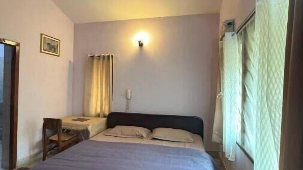 Koramangala House | 3BHK Family House with balcony in Koramangala