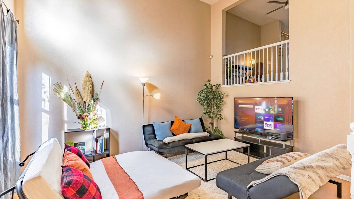 National City House | 3BR/2.5Bth Spacious, Garage 9 Mins to SD Downtown
