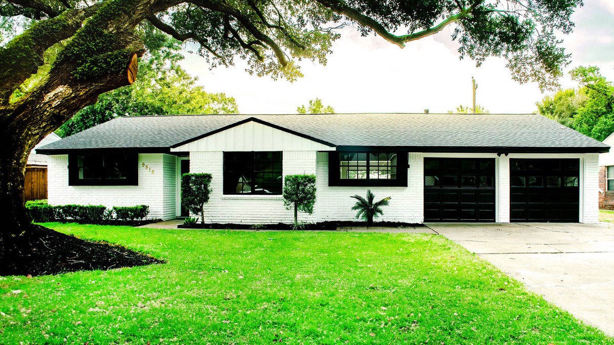 Woodlake - Briar Meadow House | 3BR/2BA Cozy Home Near Galleria/NRG & Hospitals, LA Fitness