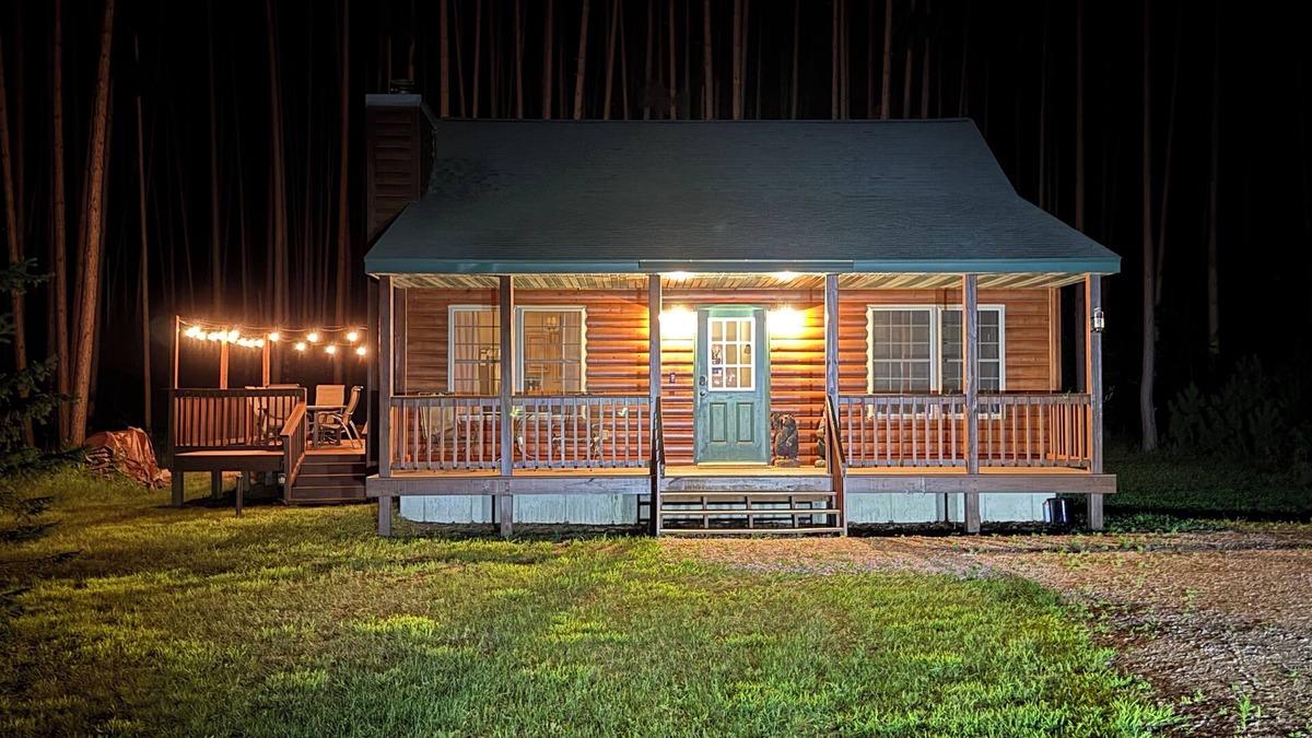 Nekoosa House | 3BR 2BA Log Cabin in Lake Arrowhead-10 min to Sand Valley Golf
